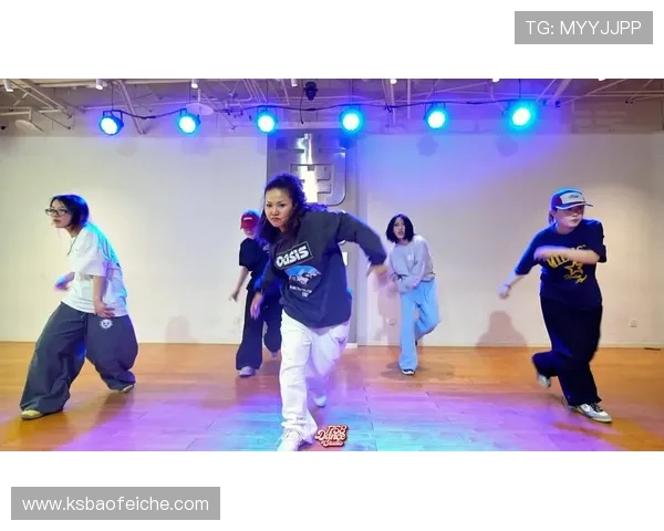 南京街舞队如何在世界攀岩锦标赛中实现华丽转型与突破之路